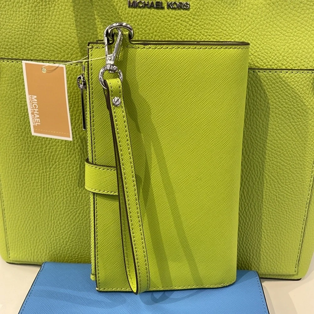 MICHAEL KORS LG DOUBLE ZIP WRISTLET Wallet Phone Case Holder Lime NWT